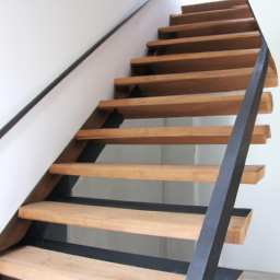 Construire un Escalier de Secours Conforme aux Normes Saint-Martin